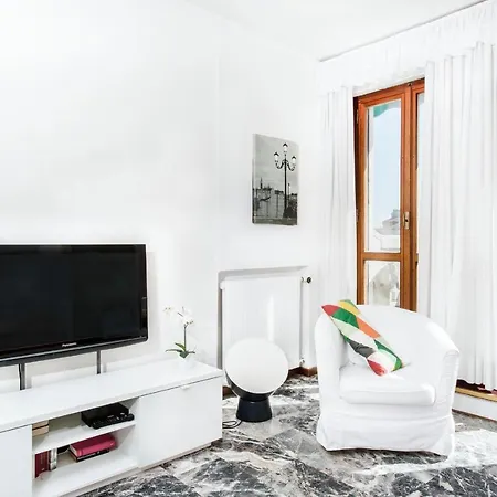 Ve-nice Rialto View Rt-12