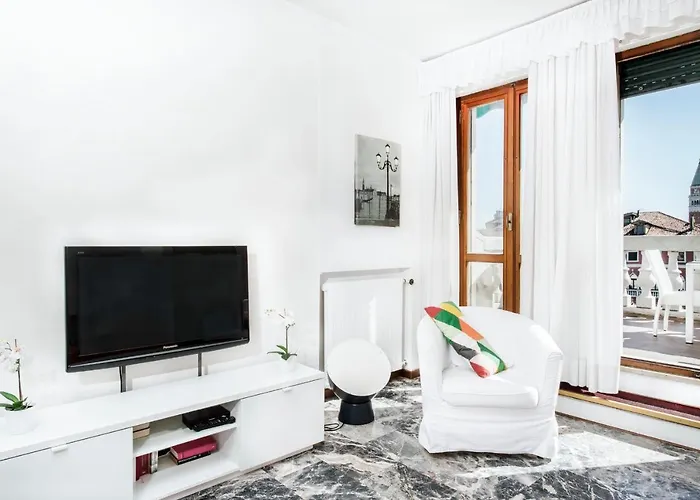 Ve-nice Rialto View Rt-12