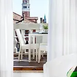Ve-nice Rialto View Rt-12
