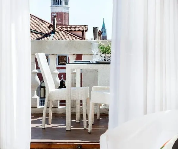 Ve-nice Rialto View Rt-12